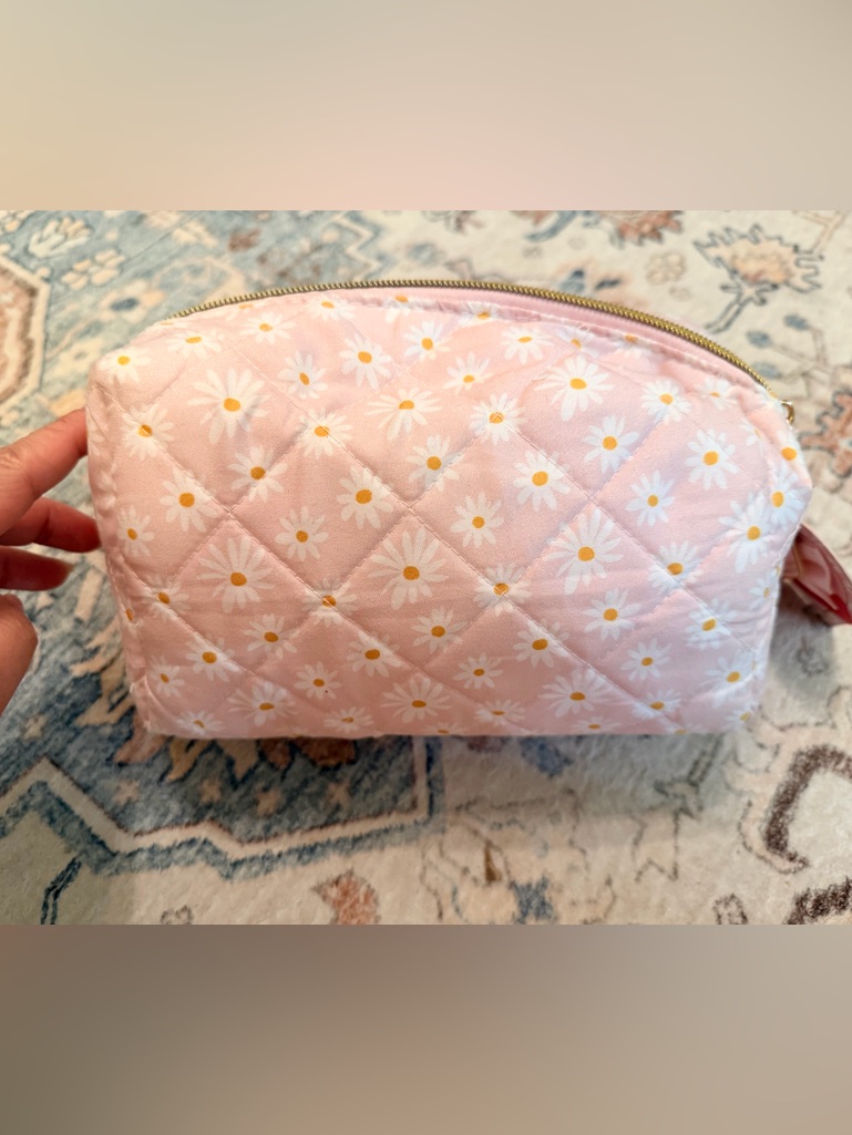 Pink Quilted Daisy Cosmetic Pouch With Gold Zipper